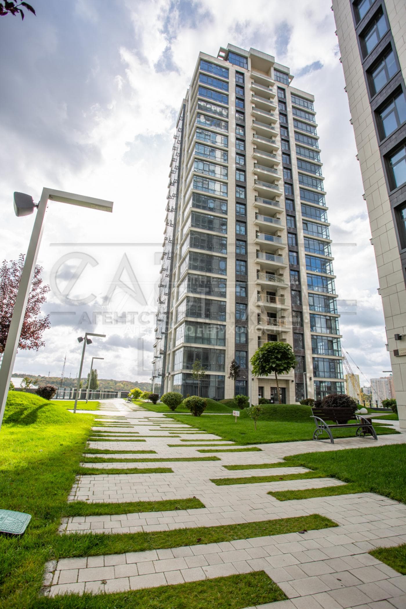 Продаж 3 кімн. квартира, Драгомирова, ID: 315917353560