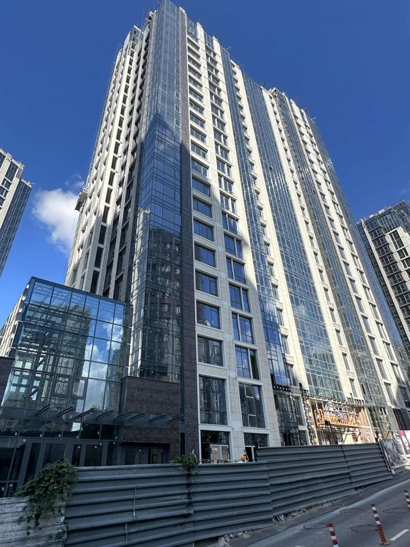 Продажа 3 комн. квартира, Андрія Верхогляда, ID: A13899